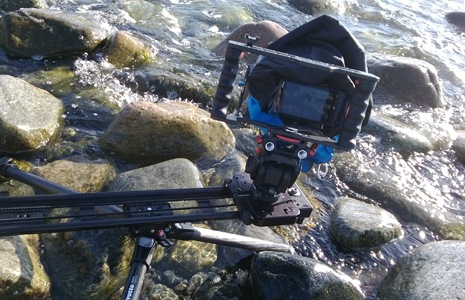 Nokia-Lumia-920-over-river-on-sliding-rig
